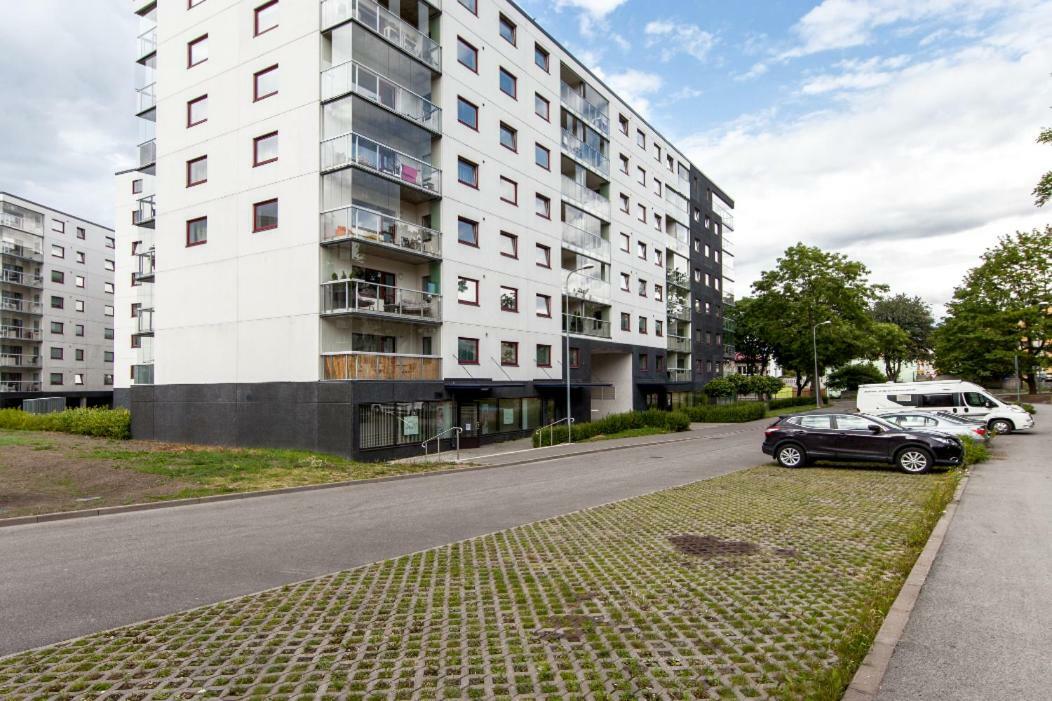 Center - Mardi St., Free Parking!!! * Tallin